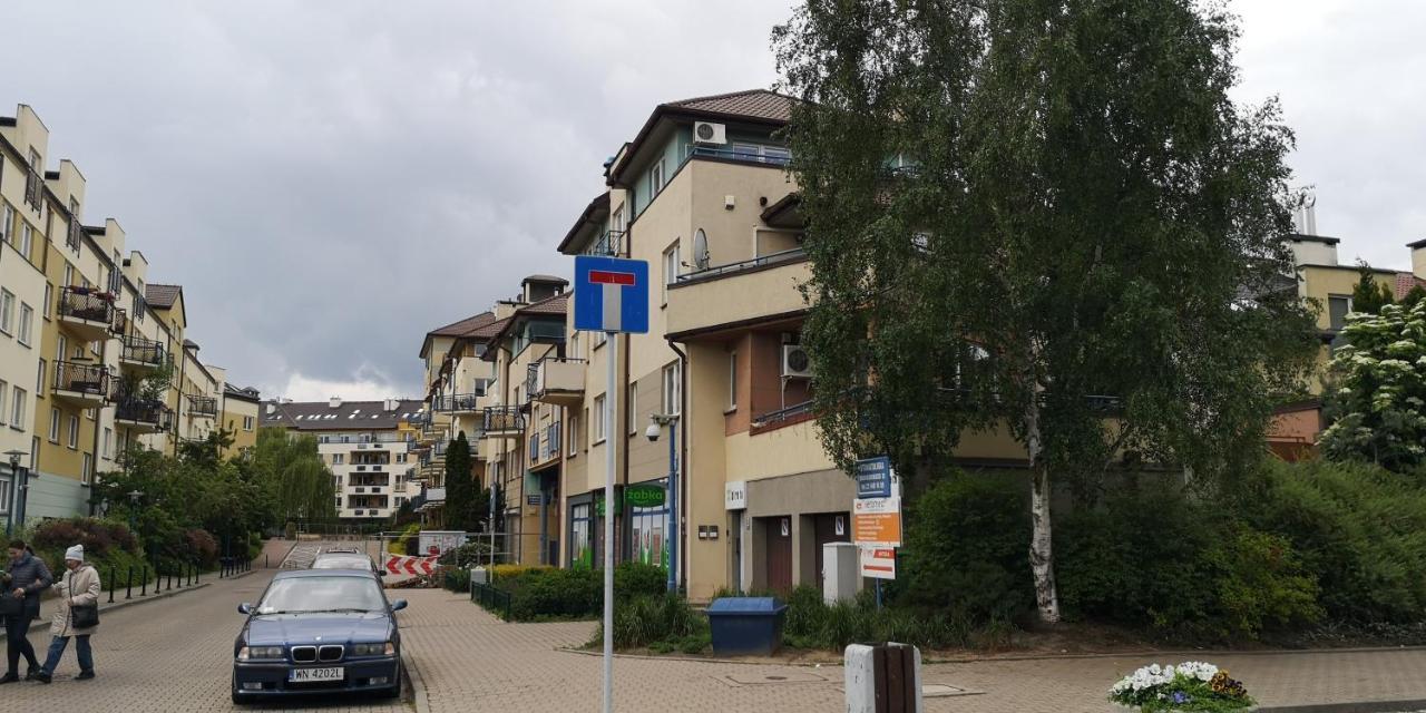 Classic Apartament Metro Kabaty Varsovia Exterior foto