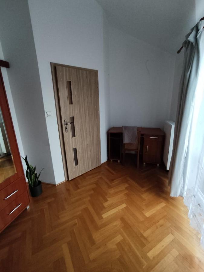 Classic Apartament Metro Kabaty Varsovia Exterior foto